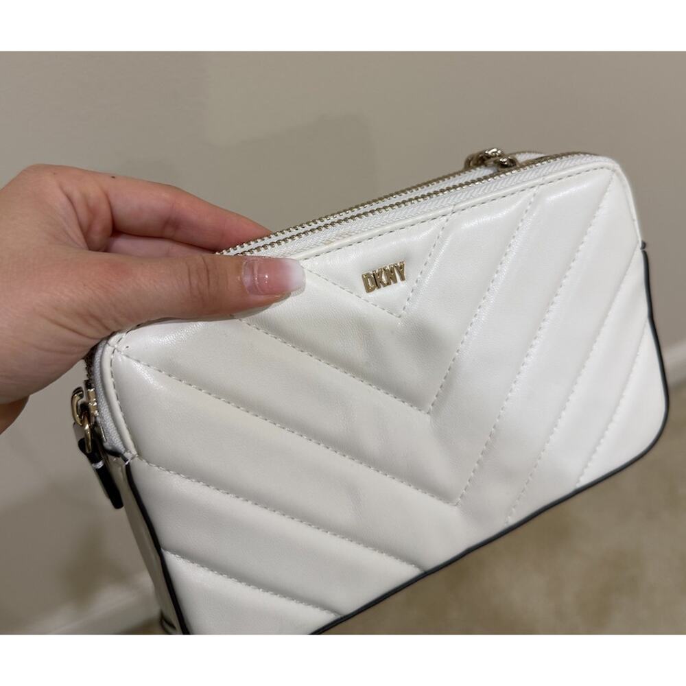 White DKNY crossbody - Picture 8 of 8